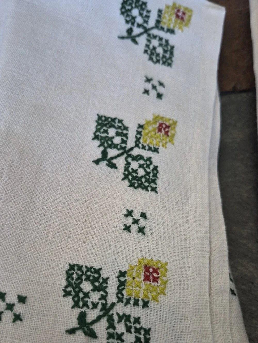 Mid 20th Century Embroidered Floral Linen Napkins -  16 Total